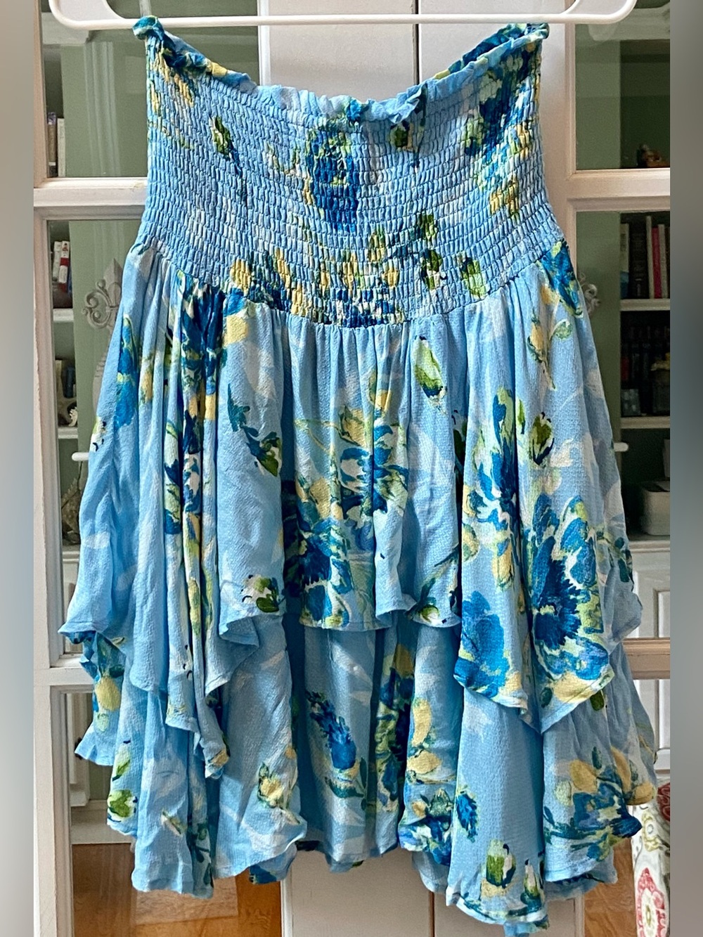 NWT ILLA ILLA Blue Floral Tiered Smocked Top Size Medium